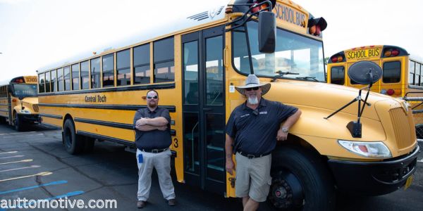 How Do Bus Drivers Get Paid | Statistical Guide for USA Drivers